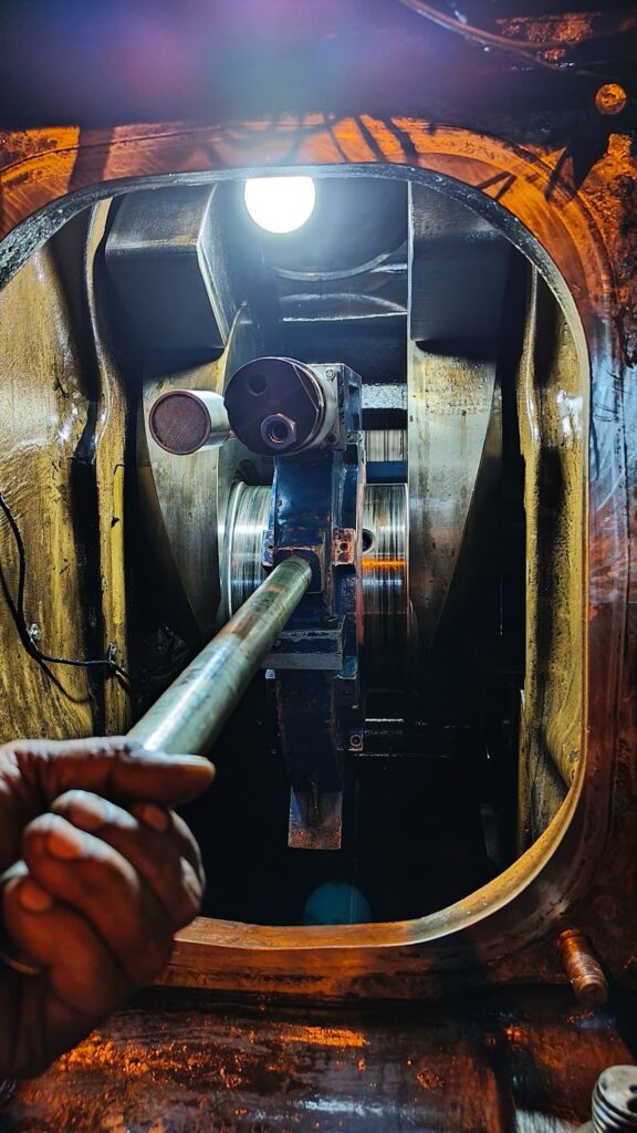 onsite crankshaft grinding under process